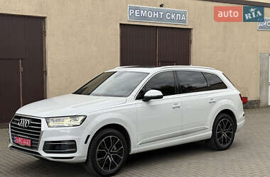 Внедорожник / Кроссовер Audi Q7 2017 в 