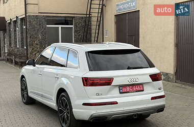 Внедорожник / Кроссовер Audi Q7 2017 в 