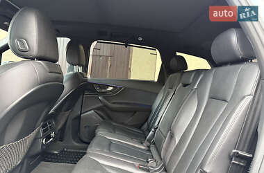 Внедорожник / Кроссовер Audi Q7 2017 в 