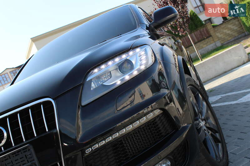 Позашляховик / Кросовер Audi Q7 2015 в Рівному