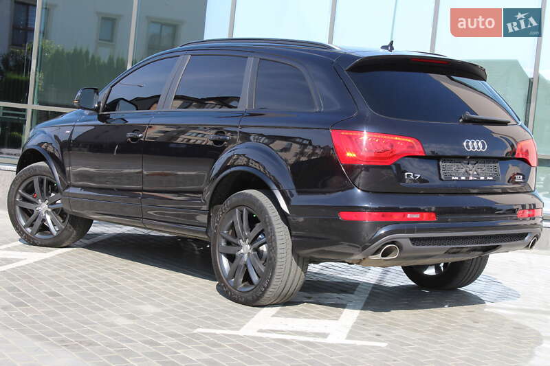 Позашляховик / Кросовер Audi Q7 2015 в Рівному