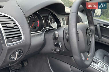 Позашляховик / Кросовер Audi Q7 2010 в 