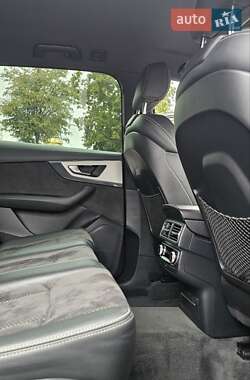Внедорожник / Кроссовер Audi Q7 2016 в 