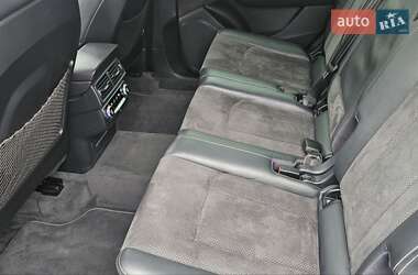 Внедорожник / Кроссовер Audi Q7 2016 в 