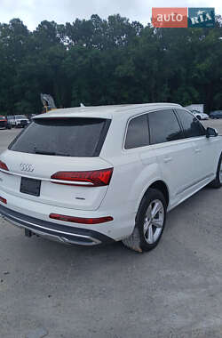 Внедорожник / Кроссовер Audi Q7 2021 в 