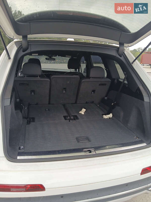 Внедорожник / Кроссовер Audi Q7 2021 в Киеве
