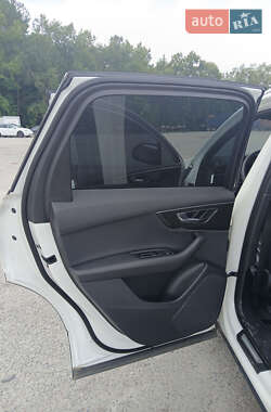 Внедорожник / Кроссовер Audi Q7 2021 в 