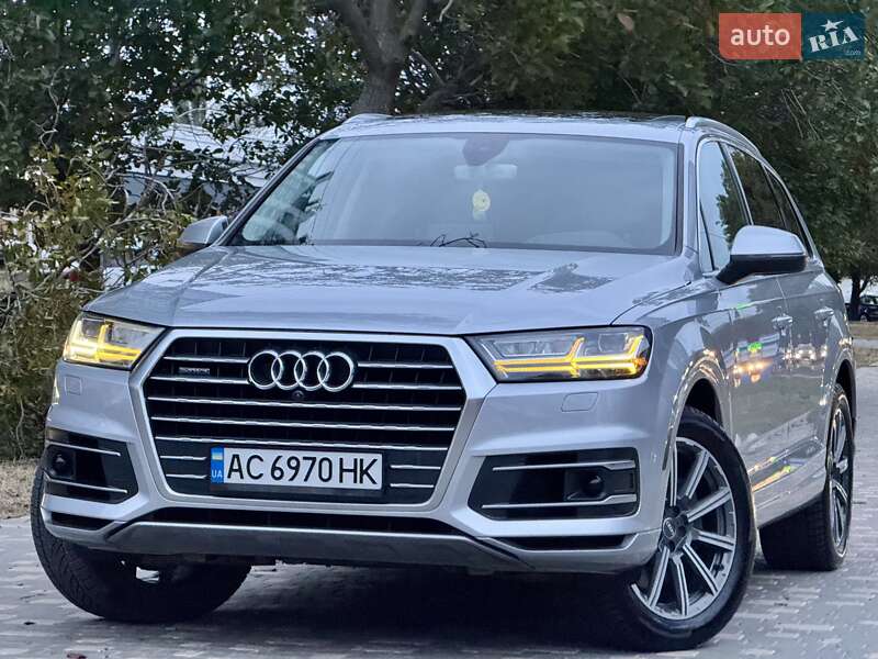 Внедорожник / Кроссовер Audi Q7 2015 в Одессе