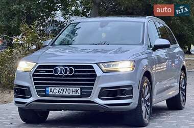 Позашляховик / Кросовер Audi Q7 2015 в 