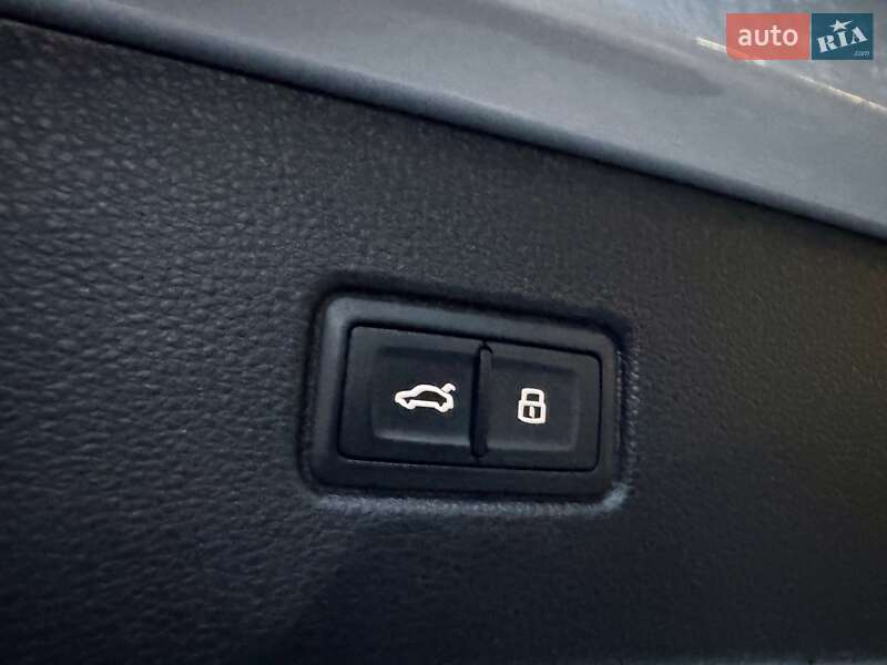 Внедорожник / Кроссовер Audi Q7 2015 в Одессе