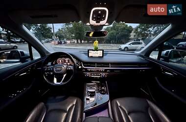 Позашляховик / Кросовер Audi Q7 2015 в 