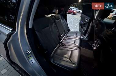 Позашляховик / Кросовер Audi Q7 2015 в 
