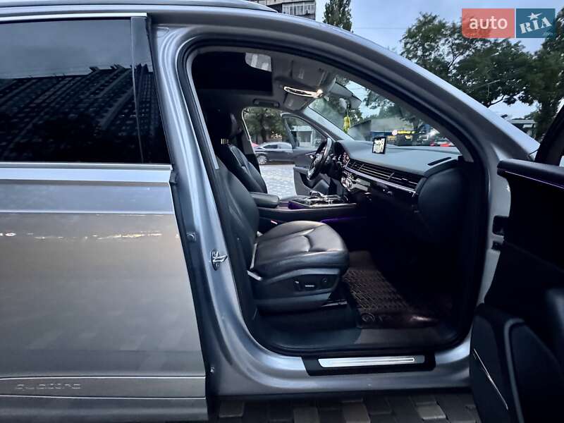 Внедорожник / Кроссовер Audi Q7 2015 в Одессе