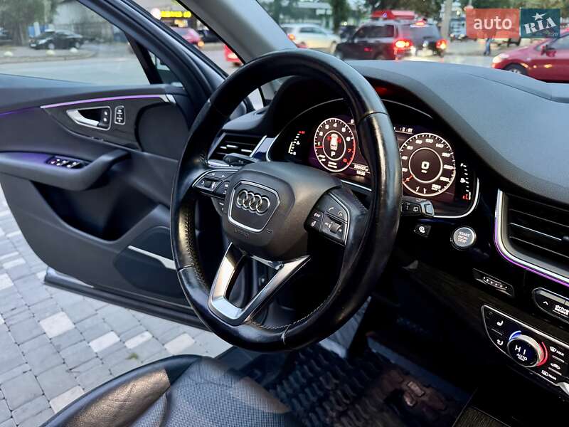 Внедорожник / Кроссовер Audi Q7 2015 в Одессе