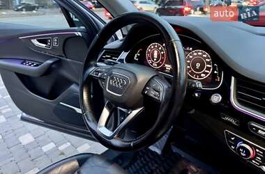 Позашляховик / Кросовер Audi Q7 2015 в 