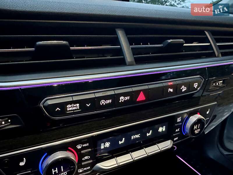 Внедорожник / Кроссовер Audi Q7 2015 в Одессе