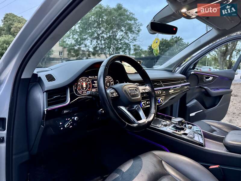 Внедорожник / Кроссовер Audi Q7 2015 в Одессе