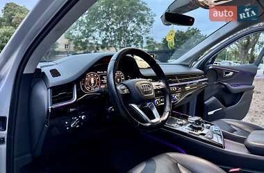 Позашляховик / Кросовер Audi Q7 2015 в 