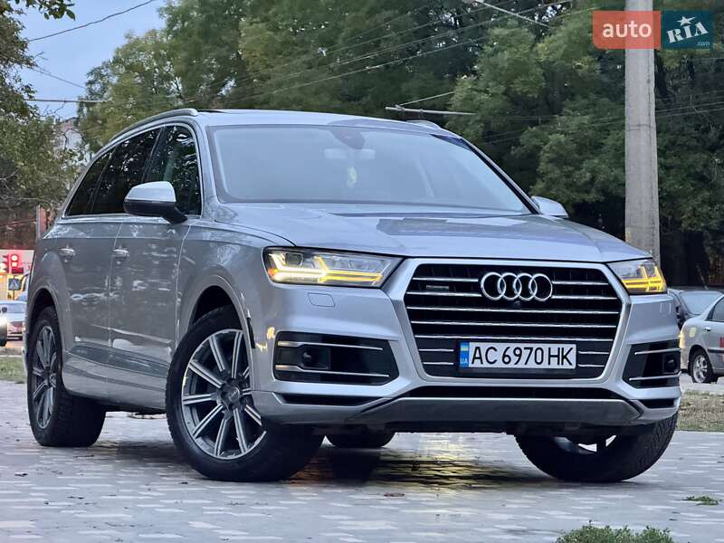 Внедорожник / Кроссовер Audi Q7 2015 в Одессе