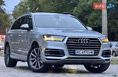 Позашляховик / Кросовер Audi Q7 2015 в 