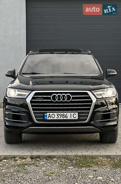 Внедорожник / Кроссовер Audi Q7 2016 в 