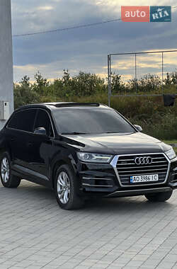Внедорожник / Кроссовер Audi Q7 2016 в 