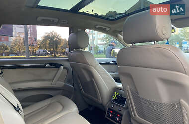 Позашляховик / Кросовер Audi Q7 2011 в 