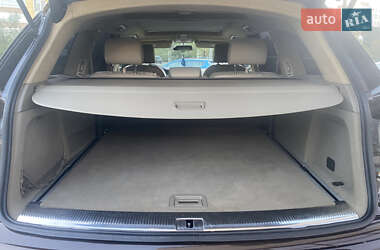 Позашляховик / Кросовер Audi Q7 2011 в 