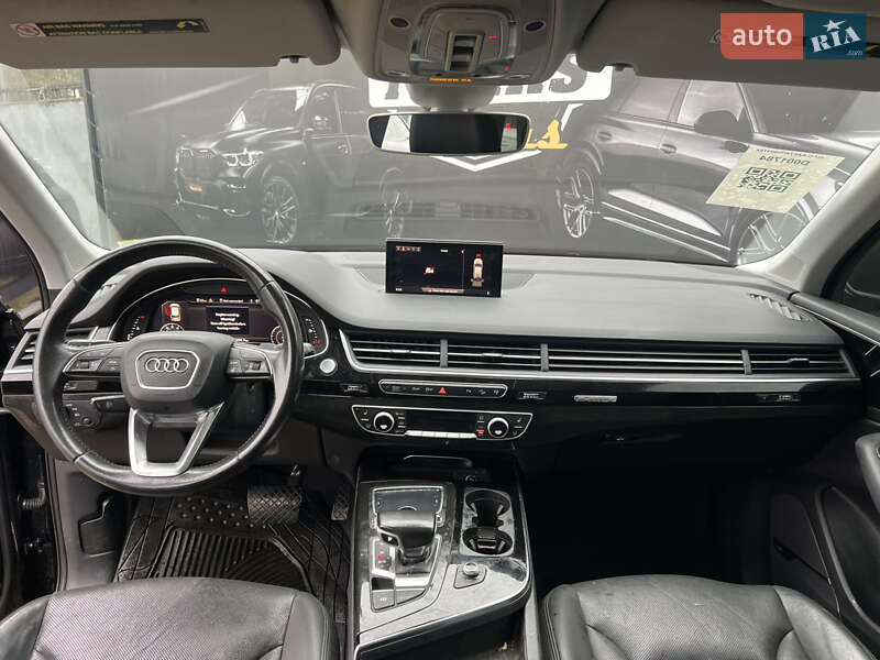 Позашляховик / Кросовер Audi Q7 2017 в Стрию