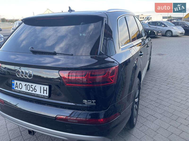 Внедорожник / Кроссовер Audi Q7 2017 в Ужгороде