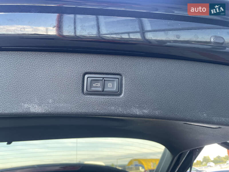Внедорожник / Кроссовер Audi Q7 2017 в Ужгороде