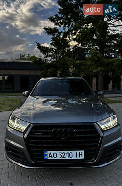 Внедорожник / Кроссовер Audi Q7 2017 в 