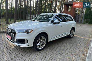 Позашляховик / Кросовер Audi Q7 2020 в 