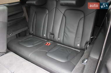 Позашляховик / Кросовер Audi Q7 2015 в 