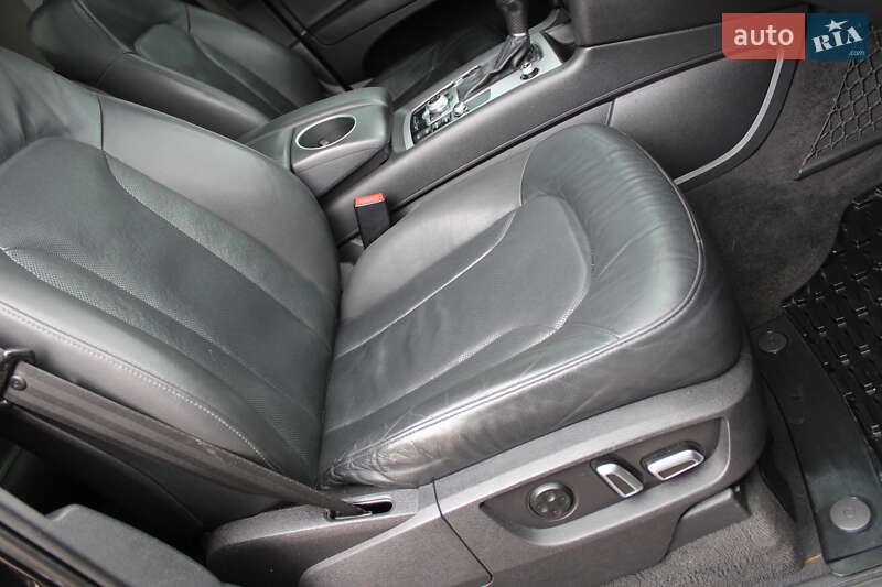 Позашляховик / Кросовер Audi Q7 2015 в Рівному