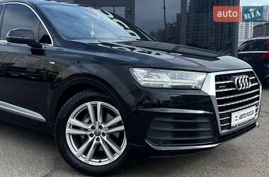 Позашляховик / Кросовер Audi Q7 2016 в 