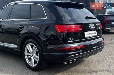Позашляховик / Кросовер Audi Q7 2016 в 