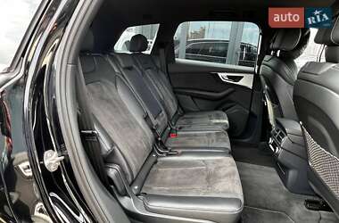 Позашляховик / Кросовер Audi Q7 2016 в 