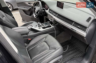 Позашляховик / Кросовер Audi Q7 2016 в 