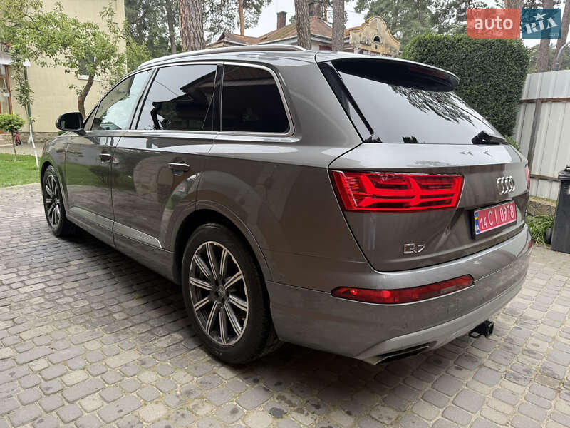 Позашляховик / Кросовер Audi Q7 2017 в Львові