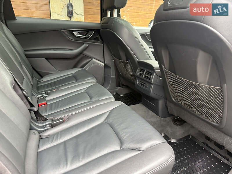 Позашляховик / Кросовер Audi Q7 2017 в Львові