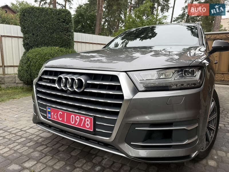 Позашляховик / Кросовер Audi Q7 2017 в Львові