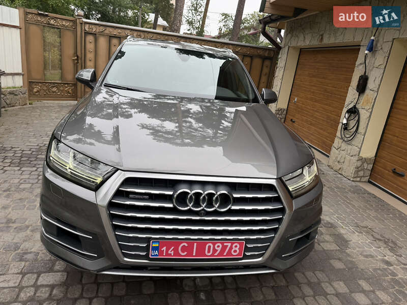 Позашляховик / Кросовер Audi Q7 2017 в Львові