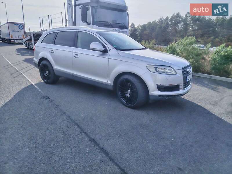 Позашляховик / Кросовер Audi Q7 2007 в Полтаві