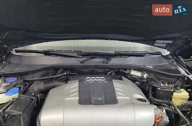 Позашляховик / Кросовер Audi Q7 2010 в 