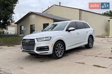 Позашляховик / Кросовер Audi Q7 2019 в 