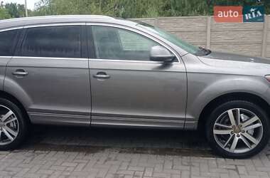 Позашляховик / Кросовер Audi Q7 2012 в 