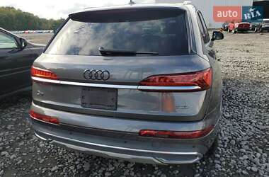 Внедорожник / Кроссовер Audi Q7 2021 в 