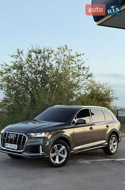 Внедорожник / Кроссовер Audi Q7 2020 в 