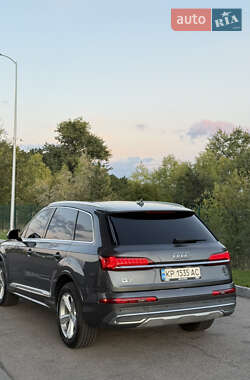 Внедорожник / Кроссовер Audi Q7 2020 в 